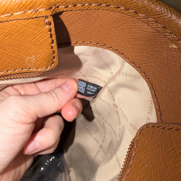 Michael Kors Jet Set Travel Large Saffiano Leather Tote – Luggage - Picture 6 of 6